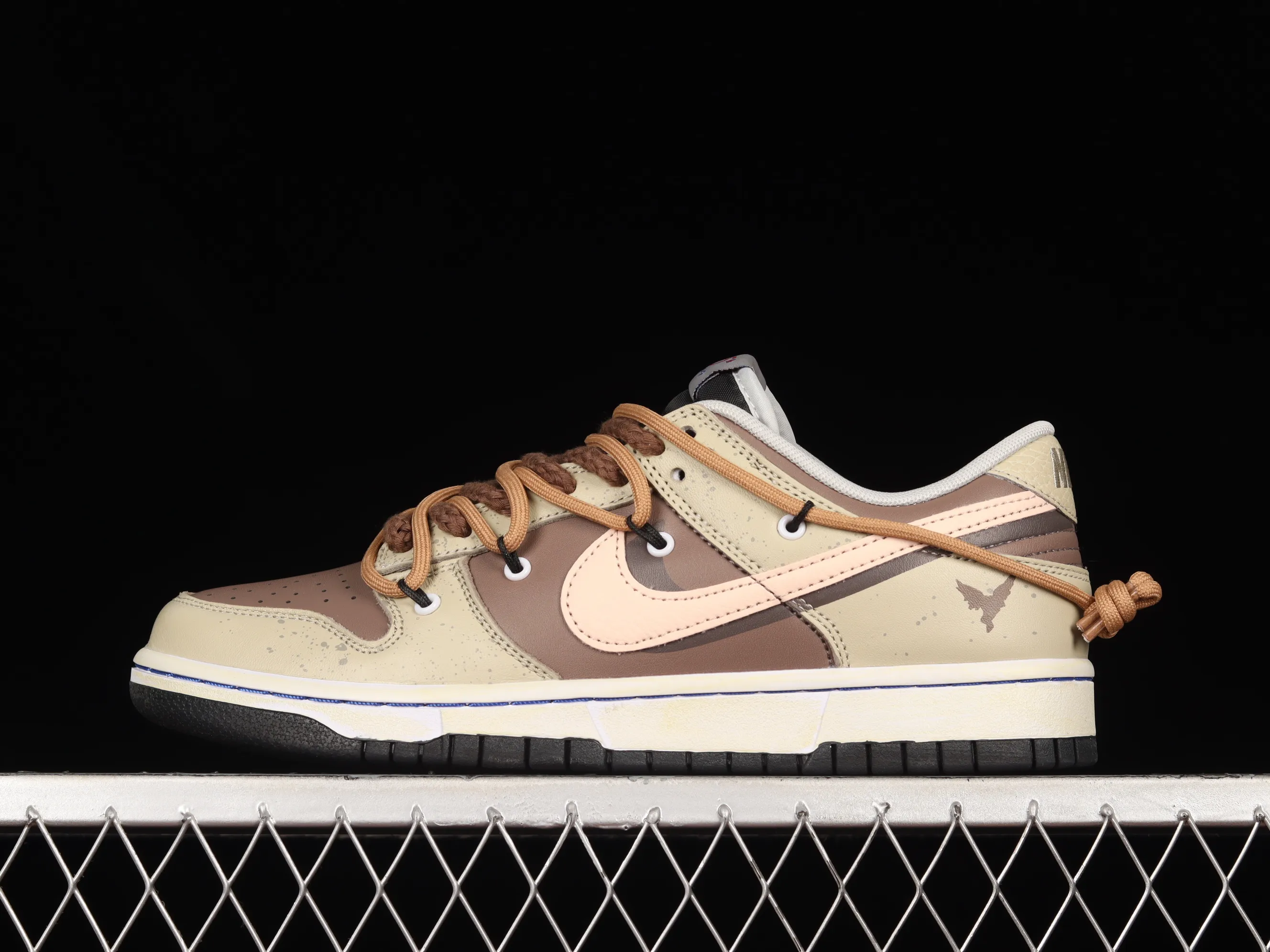 All categories Nk SB Dunk series Nk SB Dunk Low low-top sneakers F version Nk Dunk Low strap deconstruction SB smashed backboard fashion casual sneakers DD3363-002